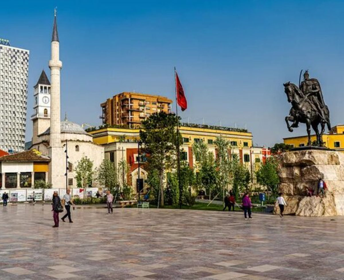 Walking tour of the center