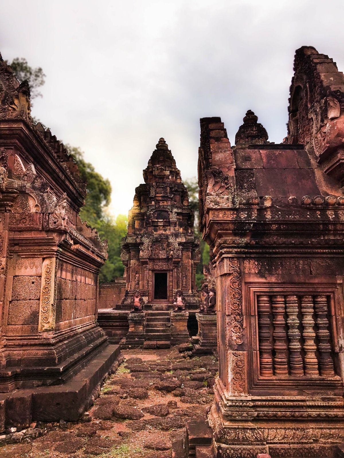 Banteay Srei temple